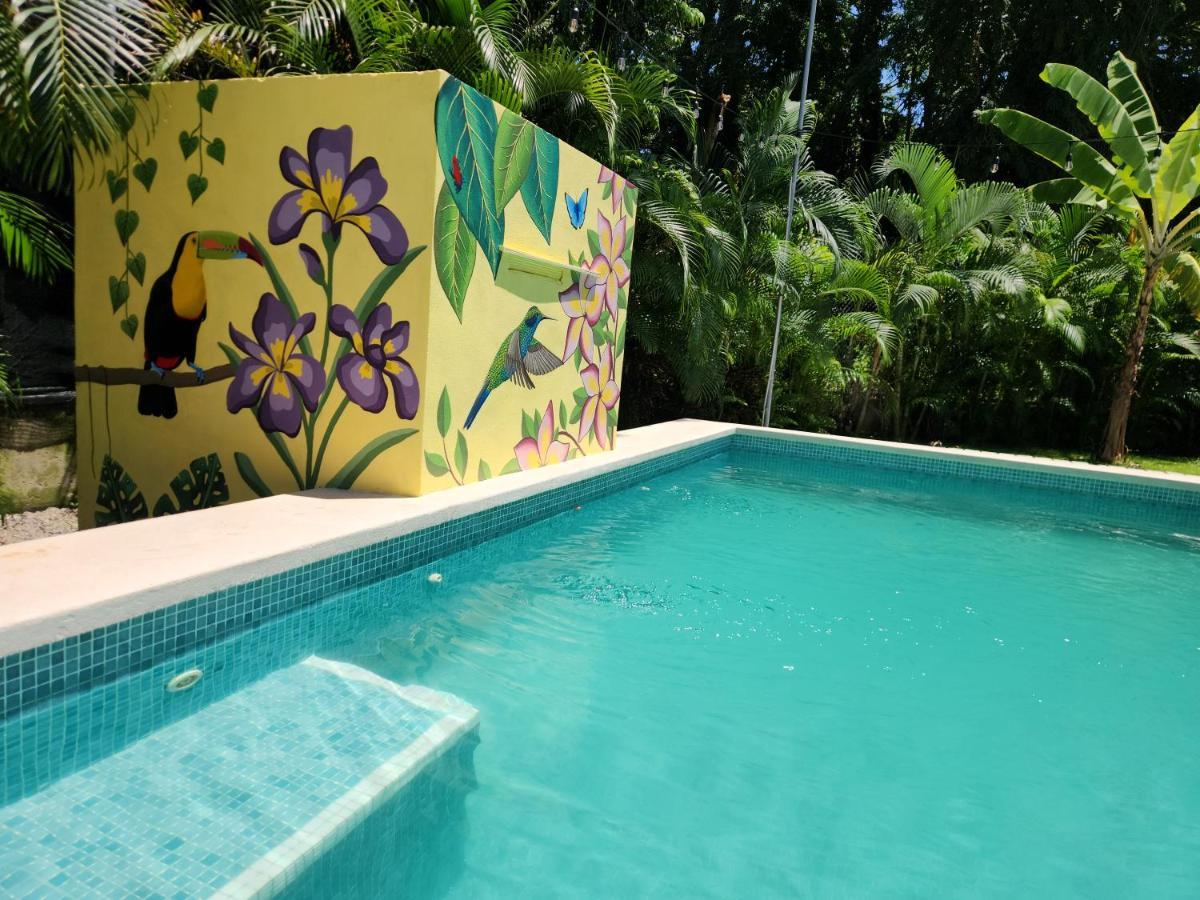 Family Hotel Puerto Viejo de Talamanca Exterior photo